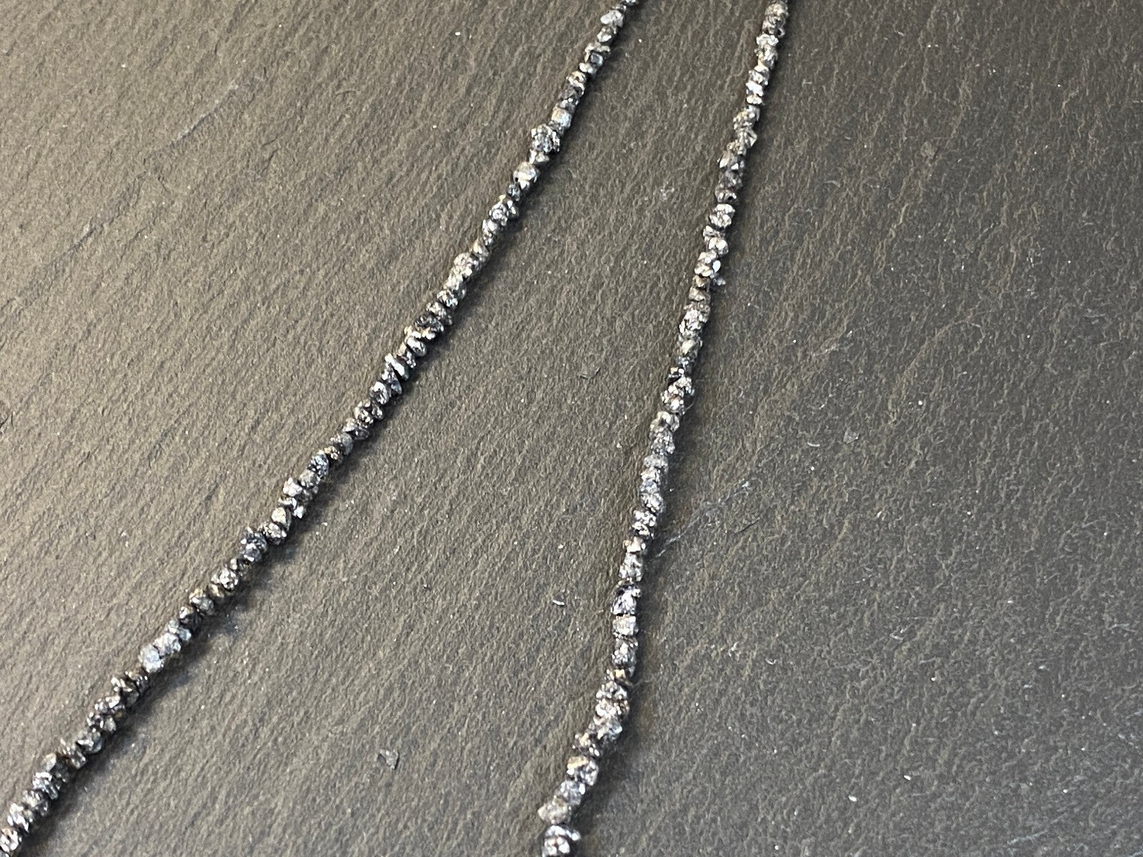 Halskette Kette aus Rohen Diamanten 47cm lang Verschluss 14K Gelbgold