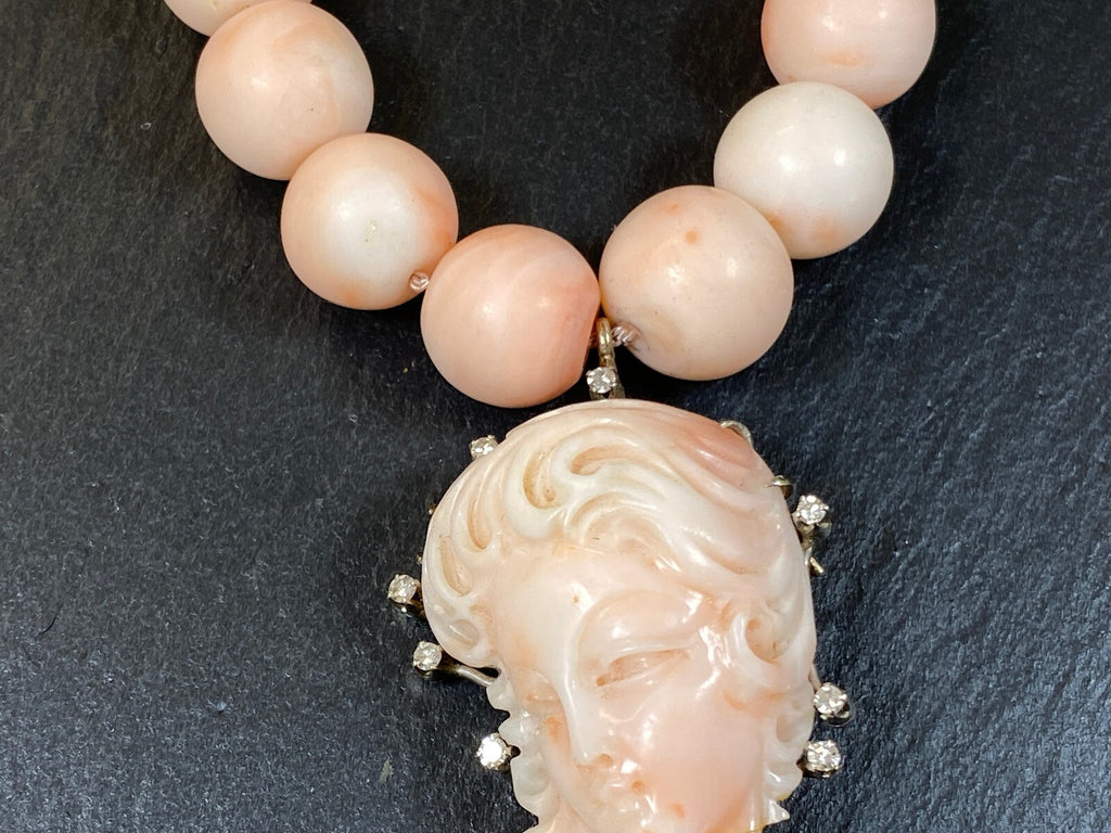 Vintage Collier Engelshaut Koralle mit Diamanten 14K Gelbgold Korallenkette