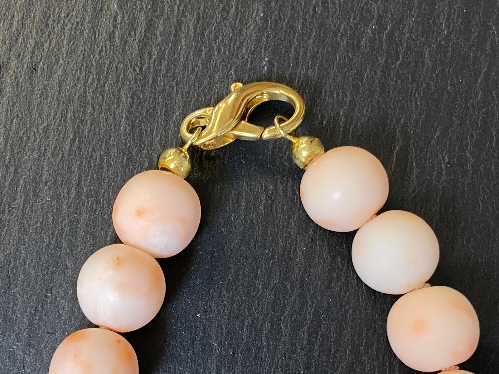 Vintage Collier Engelshaut Koralle mit Diamanten 14K Gelbgold Korallenkette