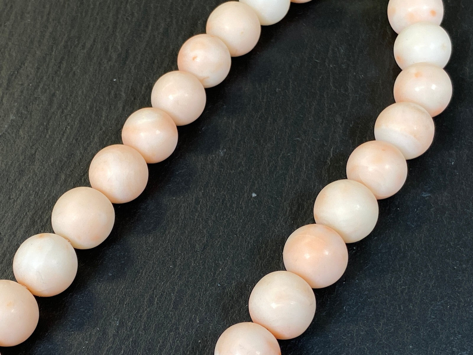 Vintage Collier Engelshaut Koralle mit Diamanten 14K Gelbgold Korallenkette