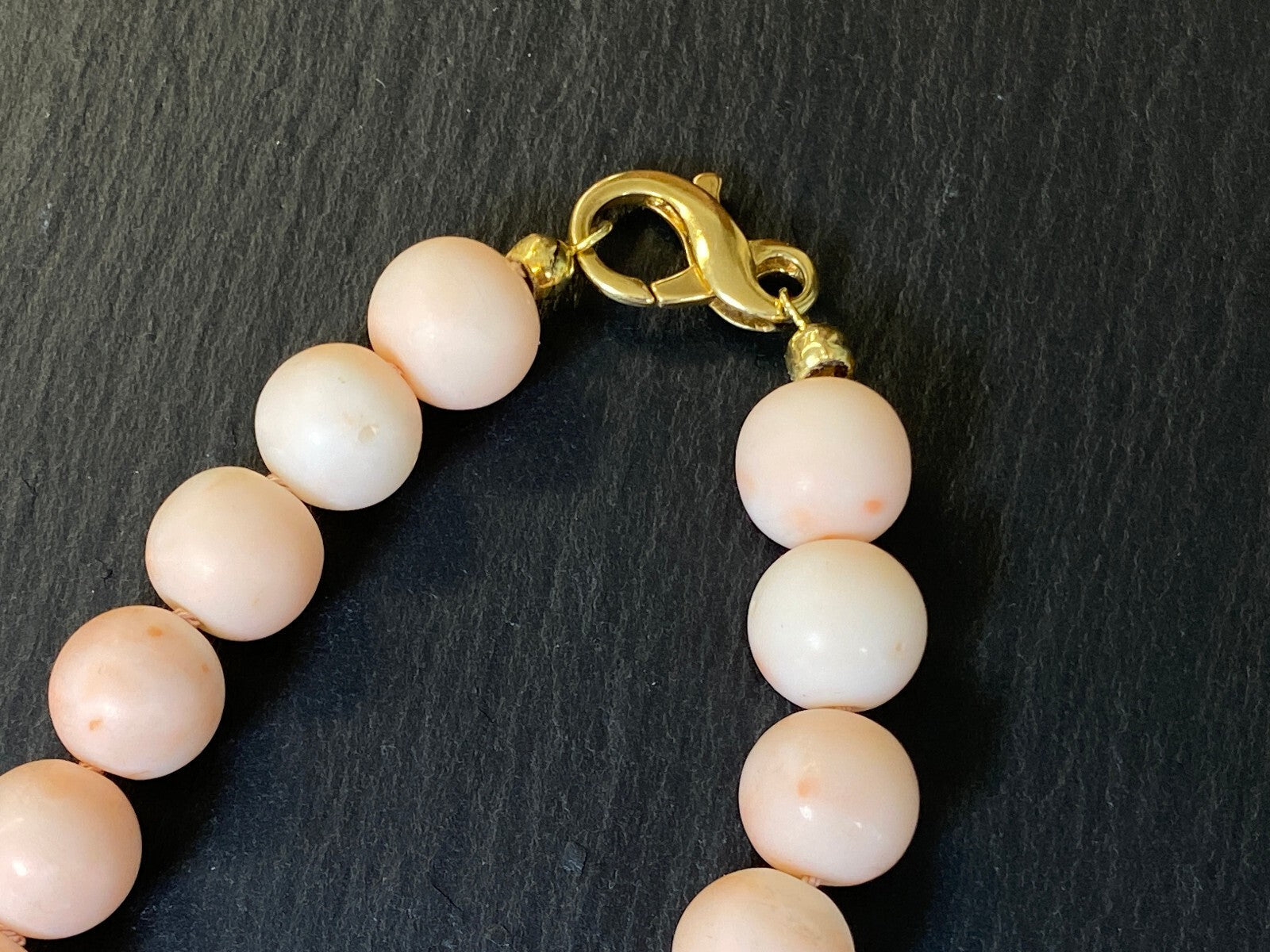 Vintage Collier Engelshaut Koralle mit Diamanten 14K Gelbgold Korallenkette