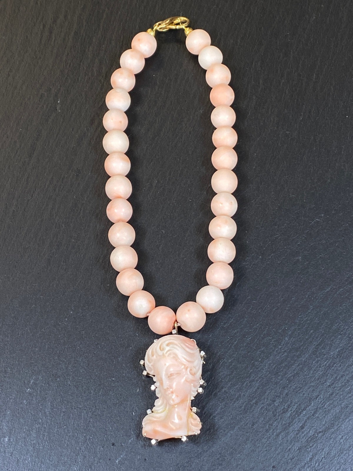 Vintage Collier Engelshaut Koralle mit Diamanten 14K Gelbgold Korallenkette