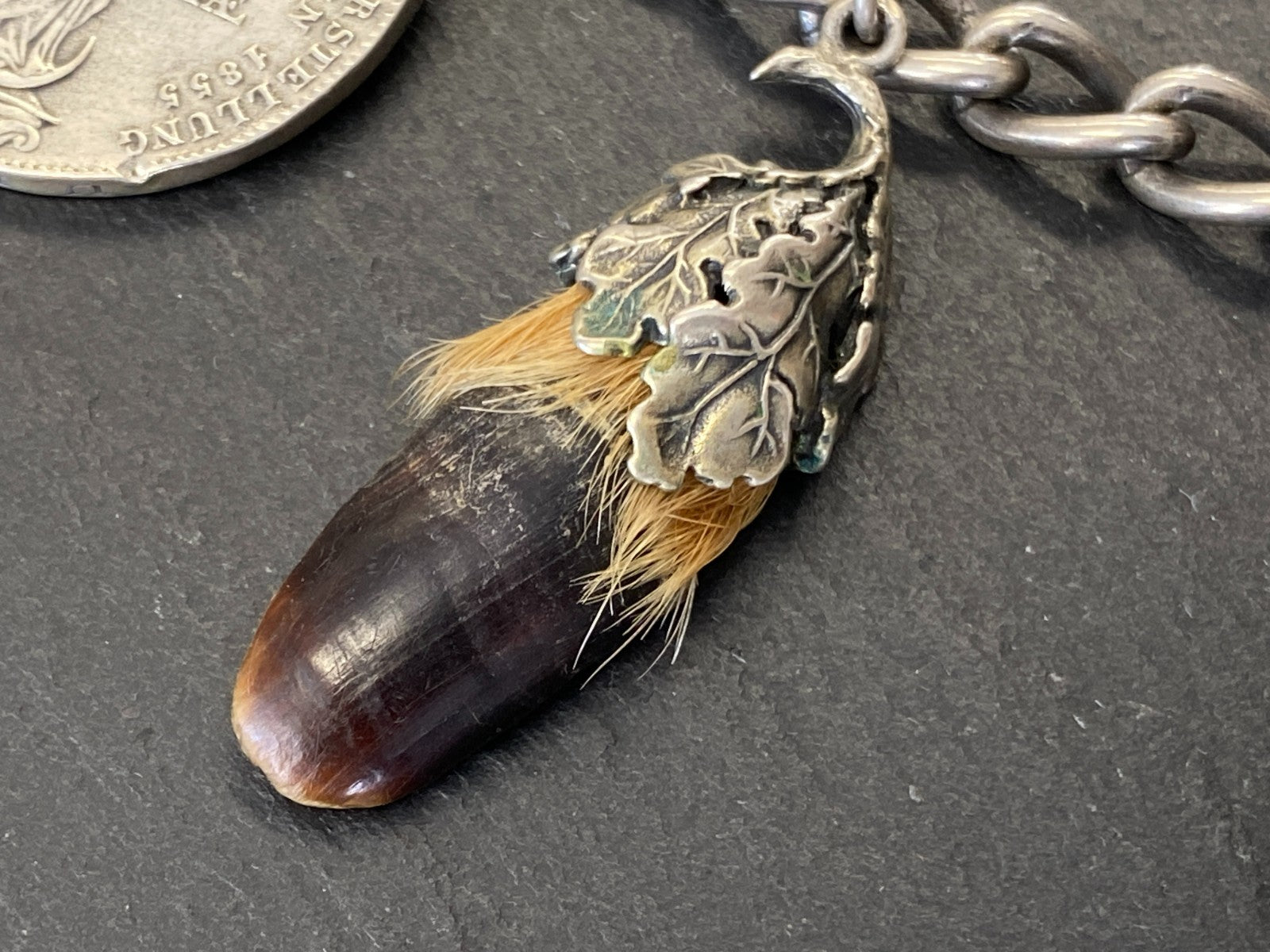 Grosser Charivari Rockstecker Hosenstecker aus Silber