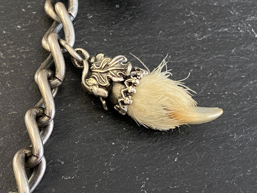 Grosser Charivari Rockstecker Hosenstecker aus Silber
