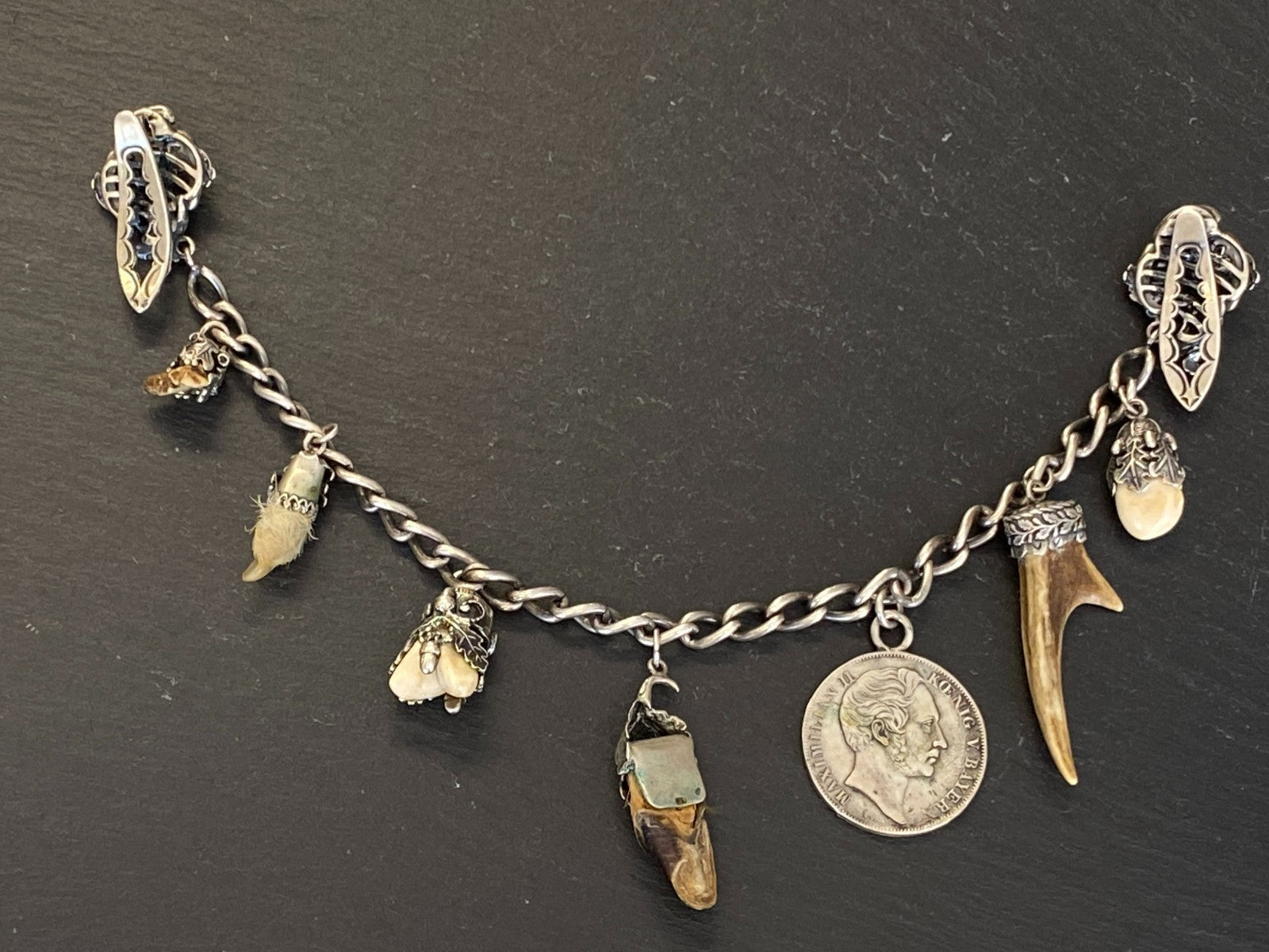 Grosser Charivari Rockstecker Hosenstecker aus Silber