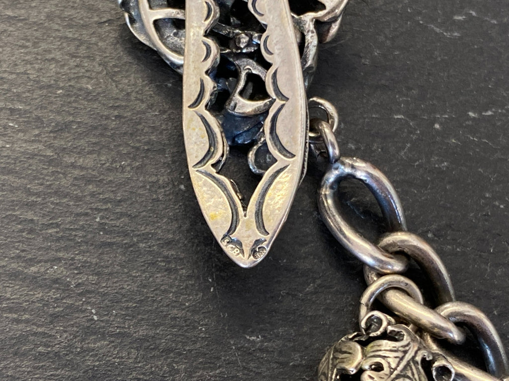 Grosser Charivari Rockstecker Hosenstecker aus Silber