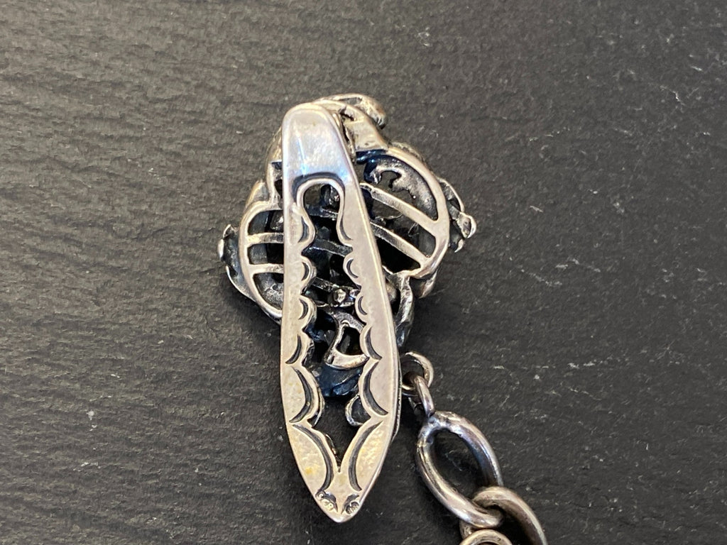 Grosser Charivari Rockstecker Hosenstecker aus Silber