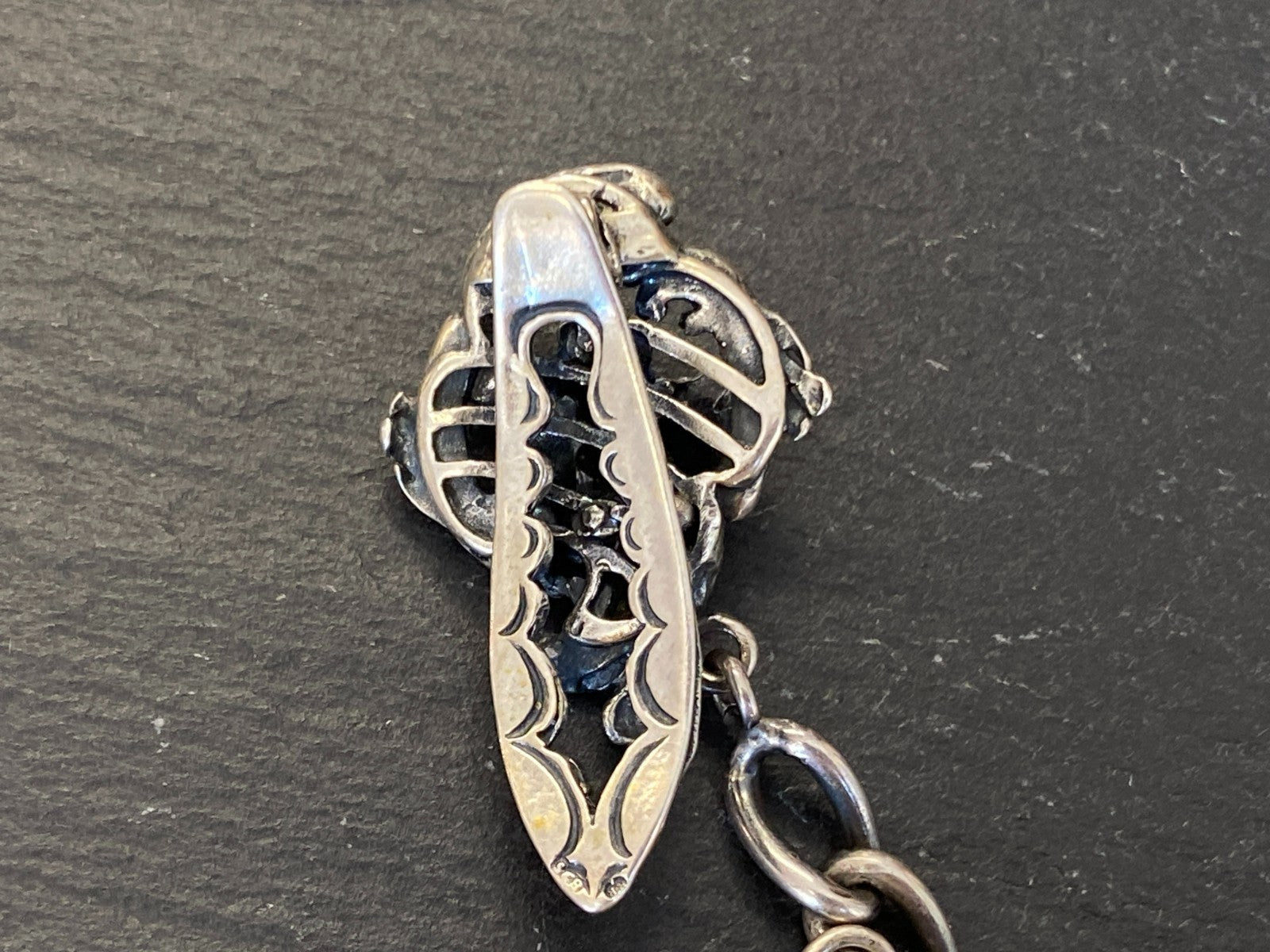 Grosser Charivari Rockstecker Hosenstecker aus Silber
