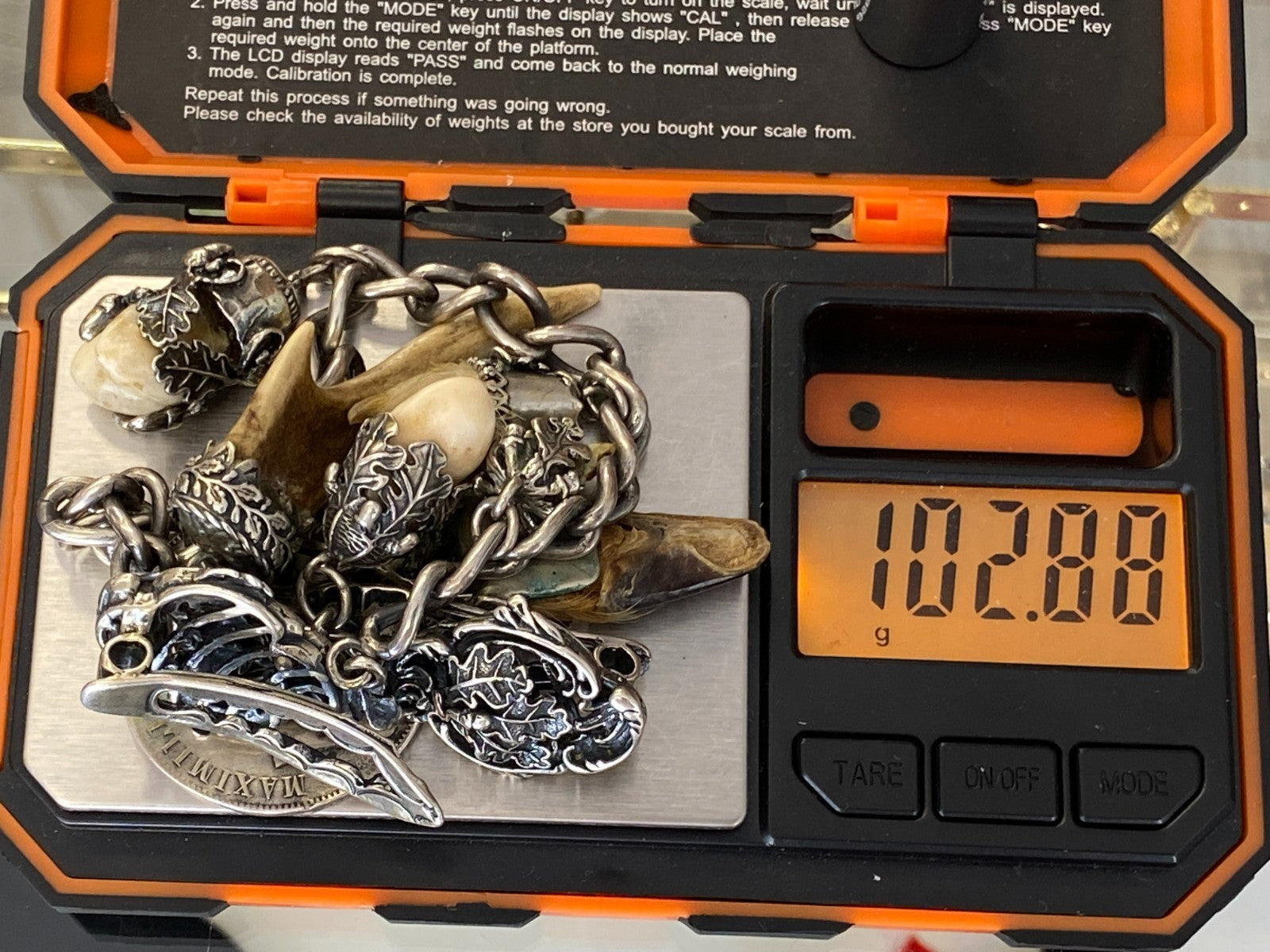 Grosser Charivari Rockstecker Hosenstecker aus Silber