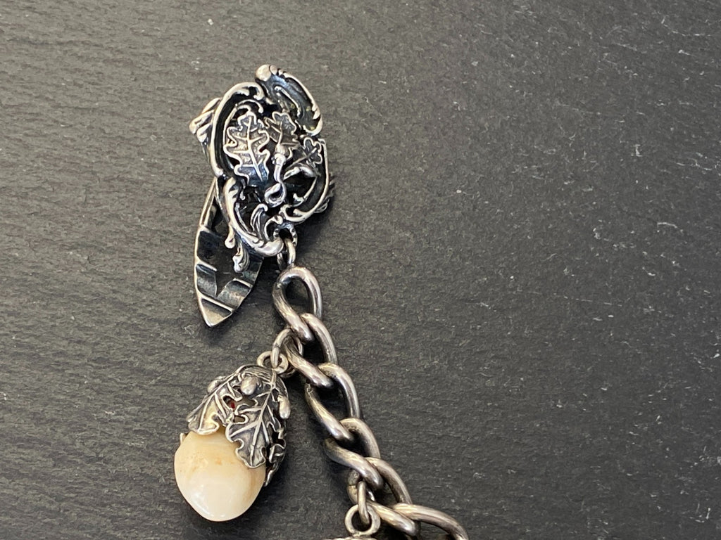 Grosser Charivari Rockstecker Hosenstecker aus Silber