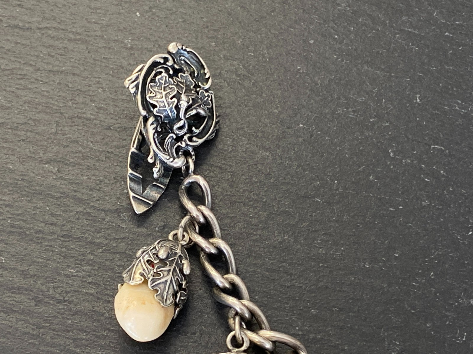 Grosser Charivari Rockstecker Hosenstecker aus Silber