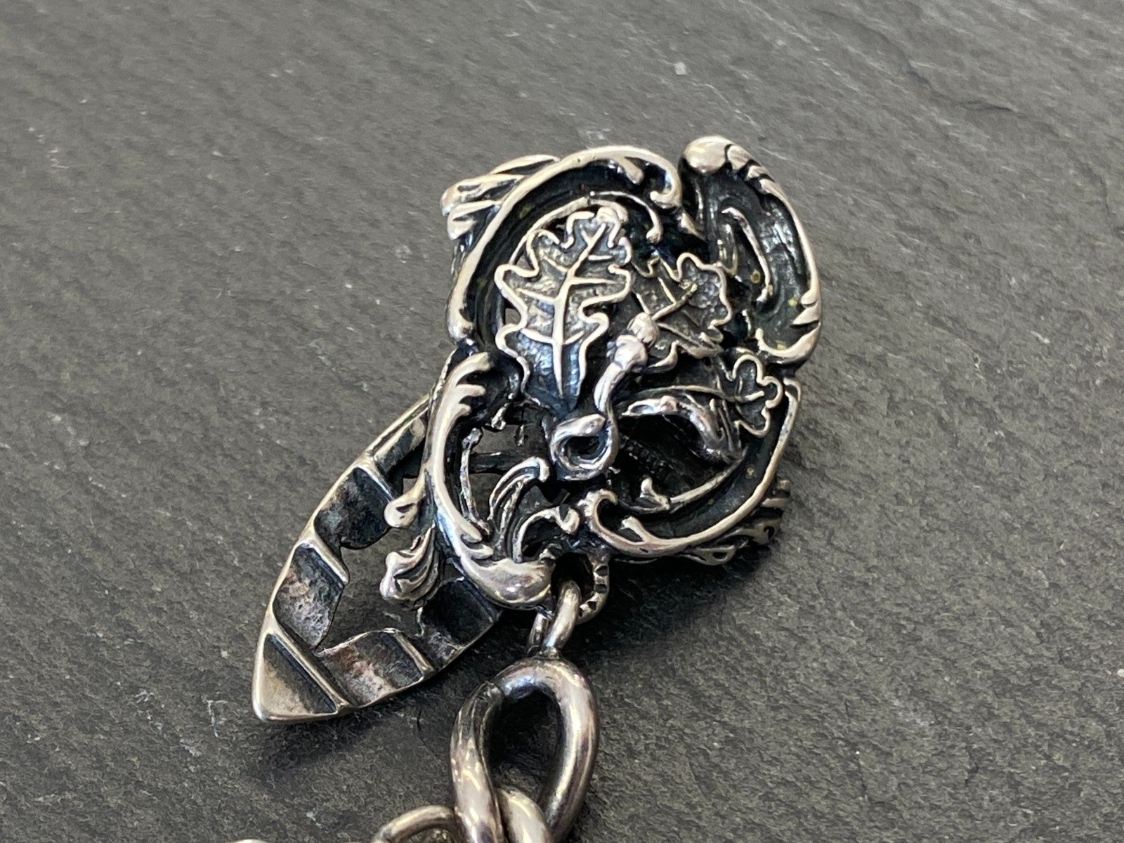 Grosser Charivari Rockstecker Hosenstecker aus Silber