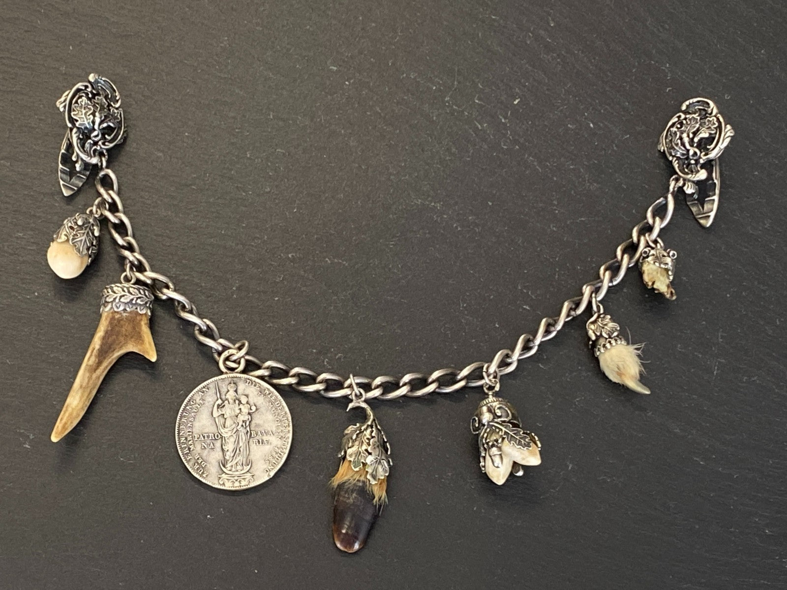 GROSSER CHARIVARI ROCKSTECKER HOSENSTECKER AUS SILBER