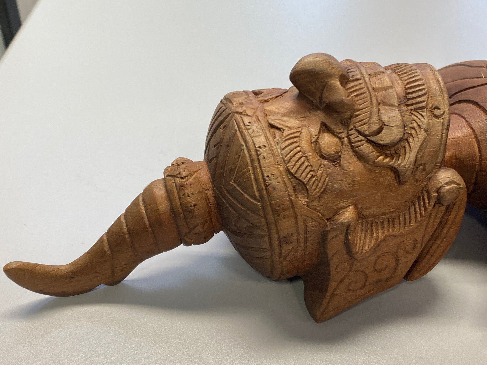 Thailand Skulptur aus Holz stehender Krieger 42cm hoch