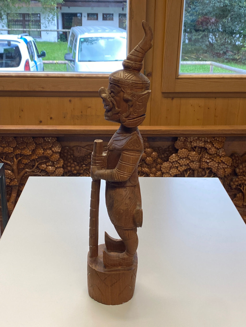 Thailand Skulptur aus Holz stehender Krieger 42cm hoch