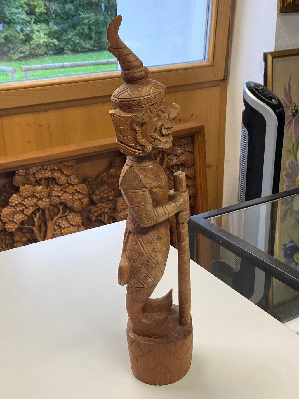 Thailand Skulptur aus Holz stehender Krieger 42cm hoch