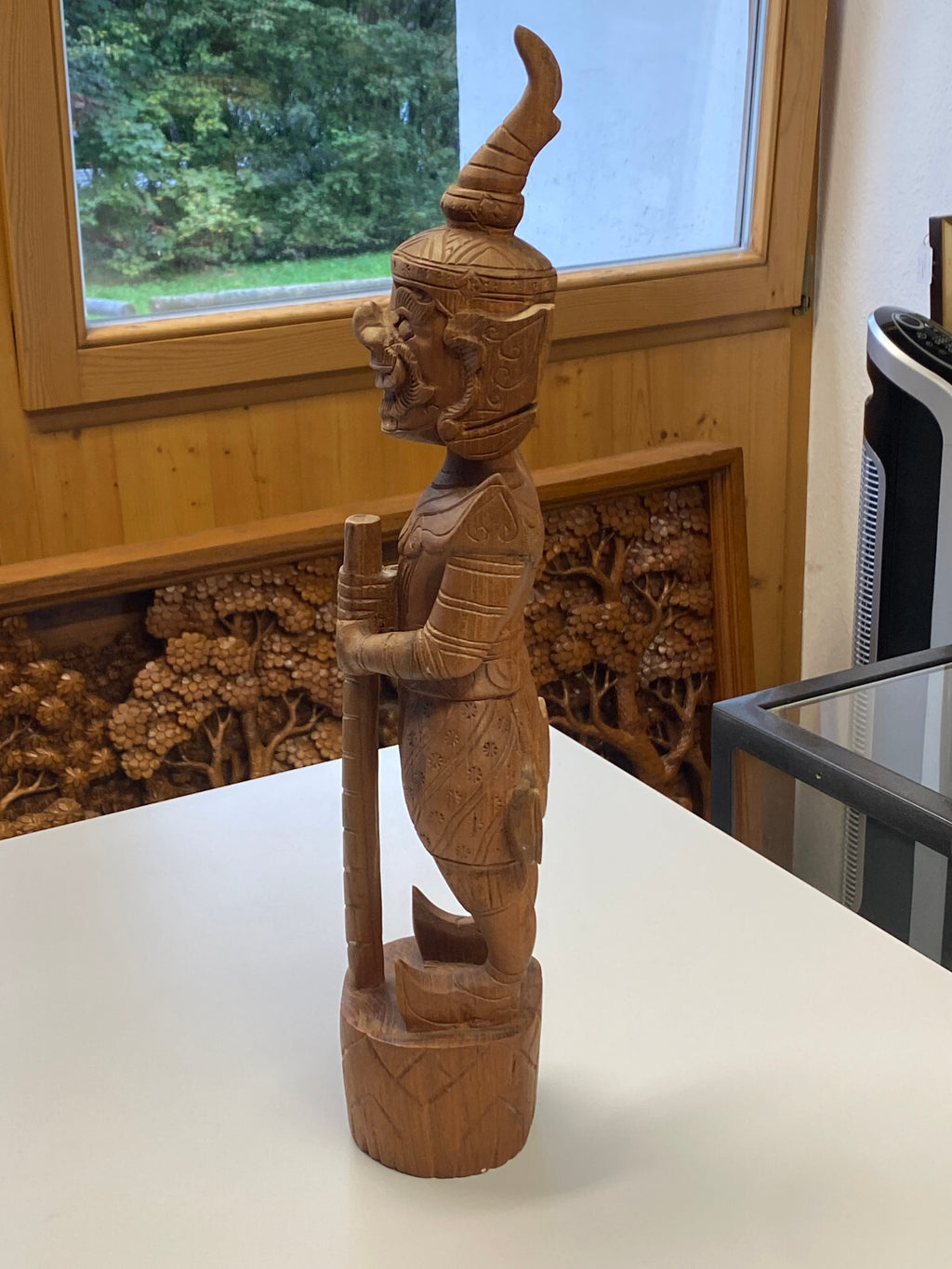 Thailand Skulptur aus Holz stehender Krieger 42cm hoch