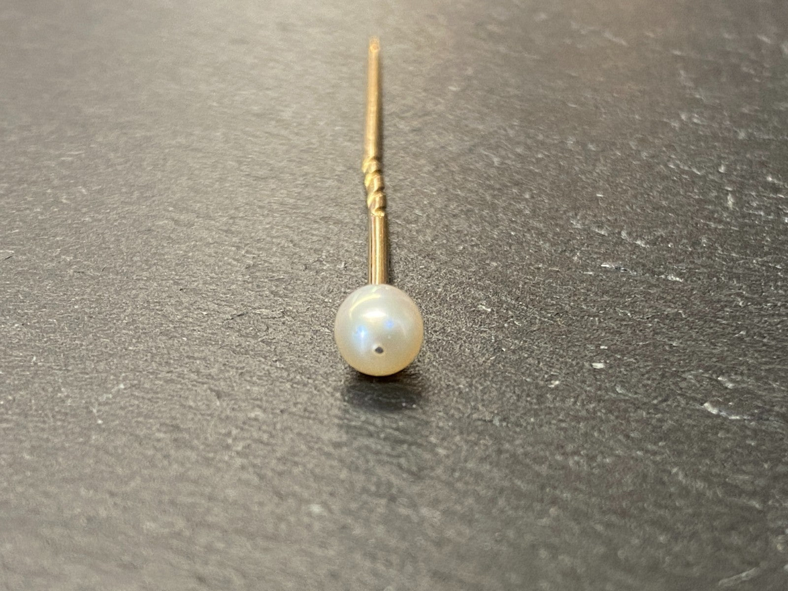 Antike Krawattennadel gelb Gold mit Perle