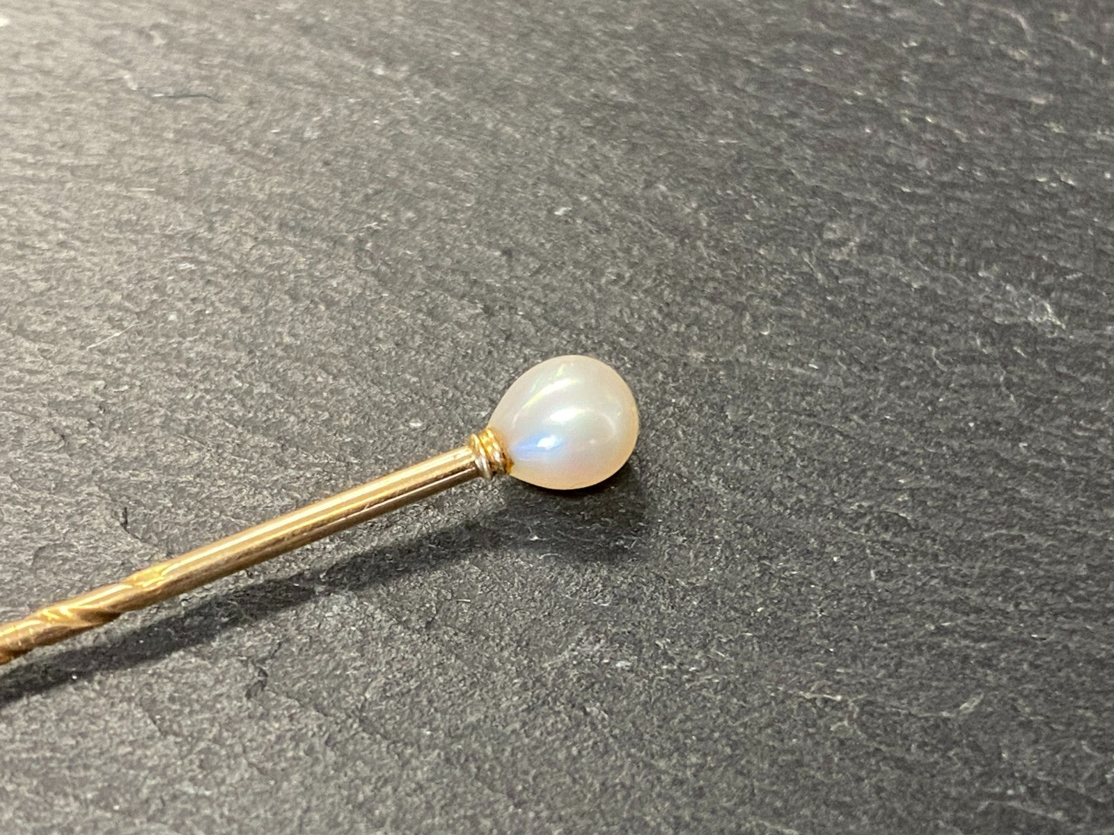 Antike Krawattennadel gelb Gold mit Perle