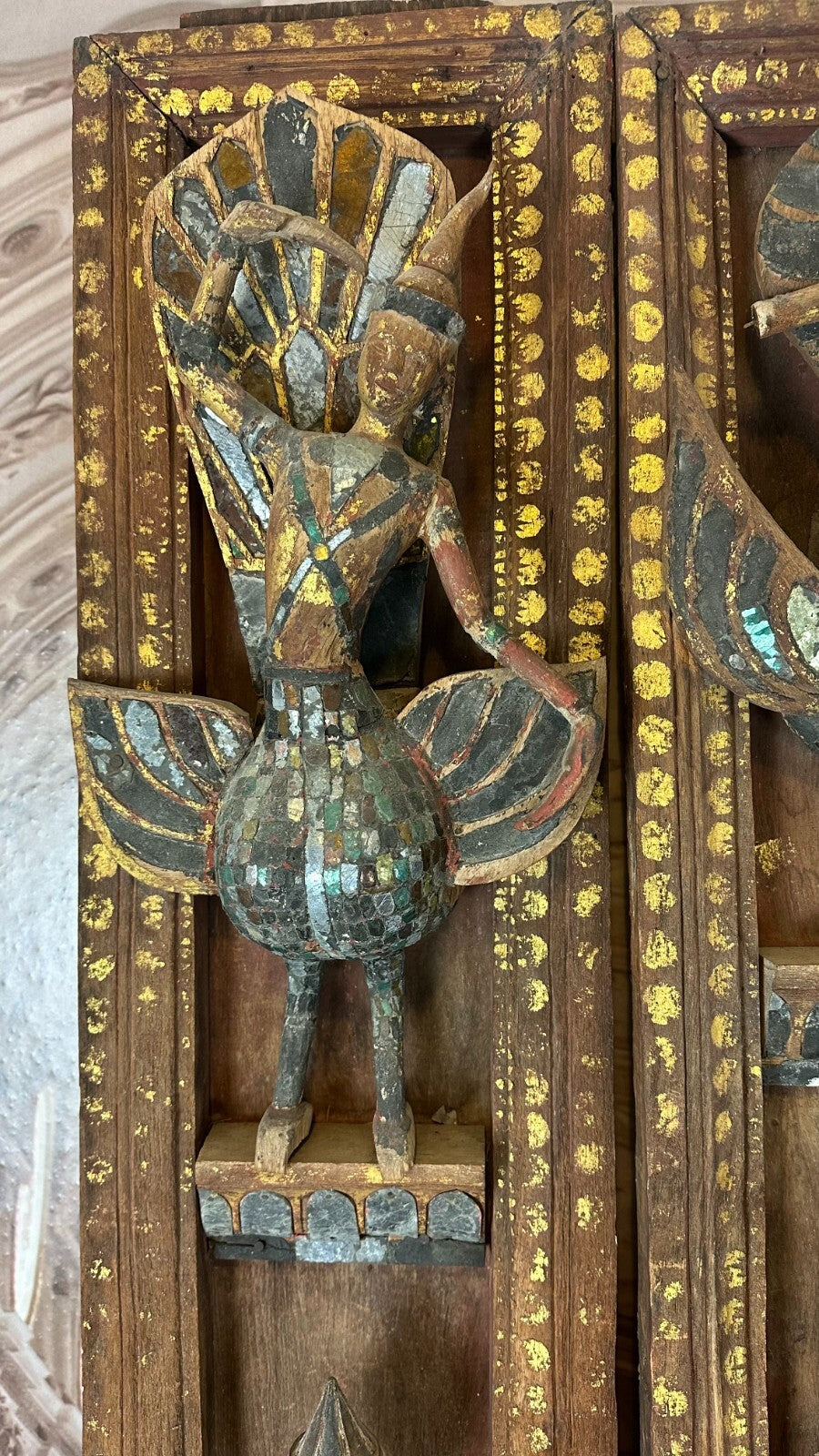 Paar antike Wand Elemente Tür Rahmen Thailand um 1900 Figuren Skulpturen 252cm