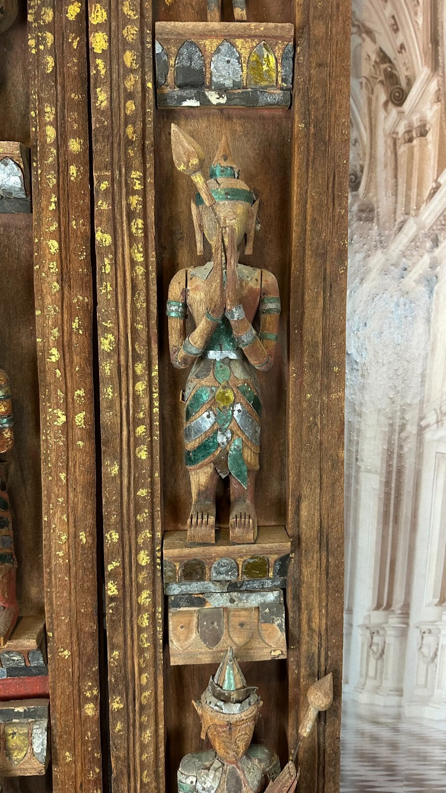Paar antike Wand Elemente Tür Rahmen Thailand um 1900 Figuren Skulpturen 252cm