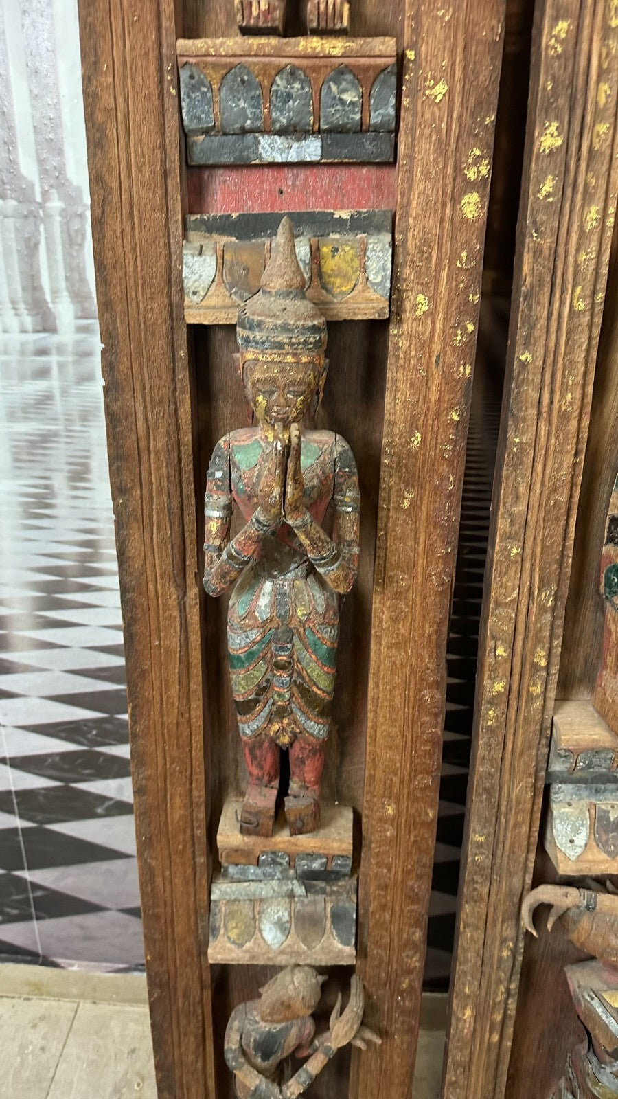 Paar antike Wand Elemente Tür Rahmen Thailand um 1900 Figuren Skulpturen 252cm