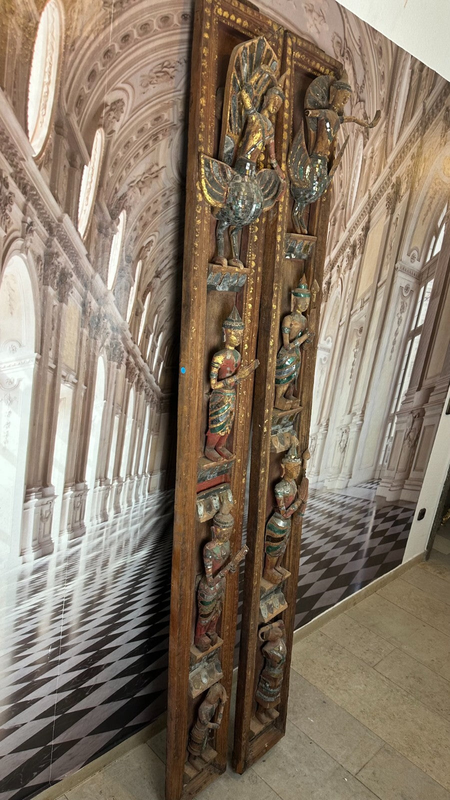 Paar antike Wand Elemente Tür Rahmen Thailand um 1900 Figuren Skulpturen 252cm