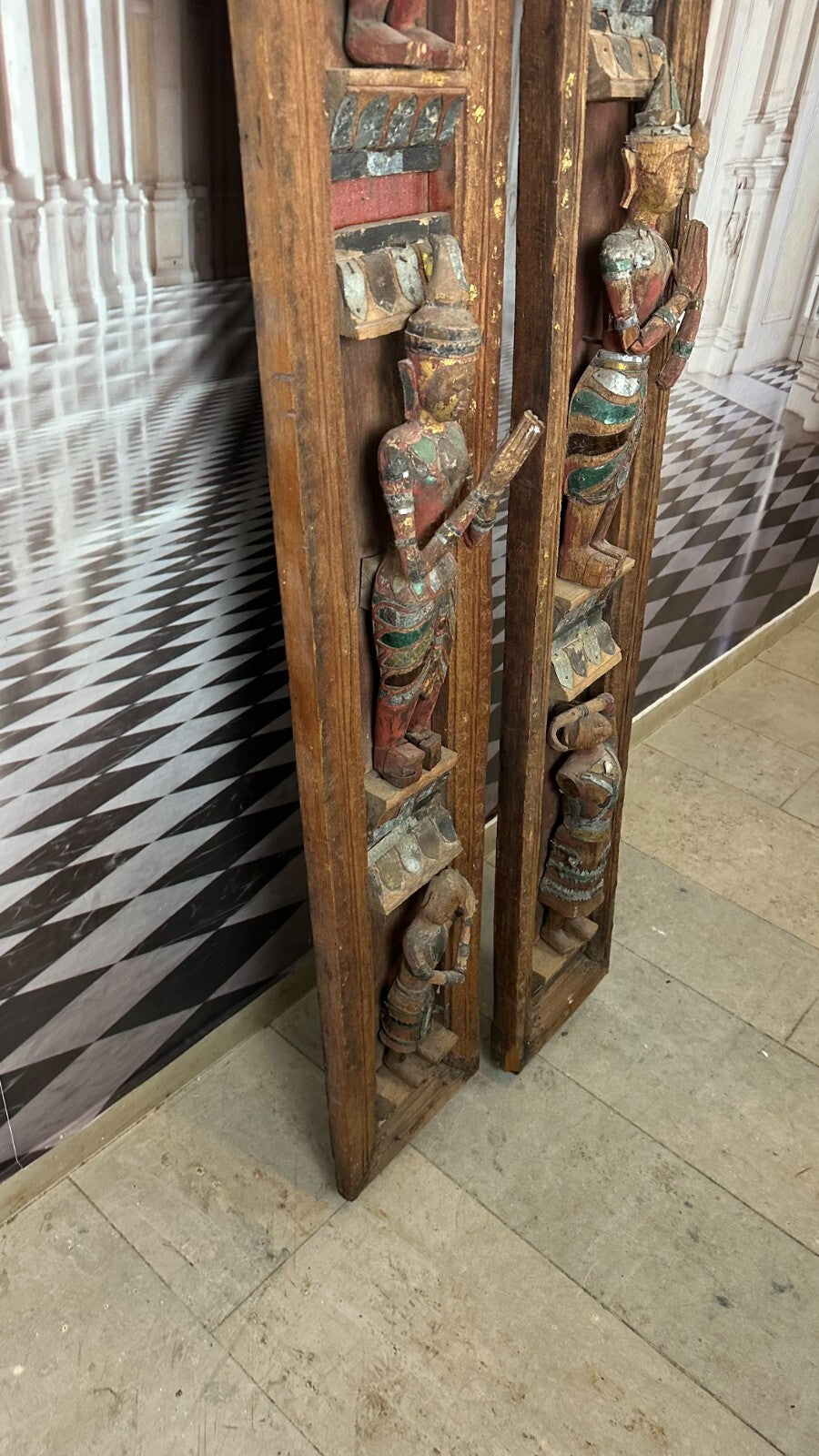 Paar antike Wand Elemente Tür Rahmen Thailand um 1900 Figuren Skulpturen 252cm