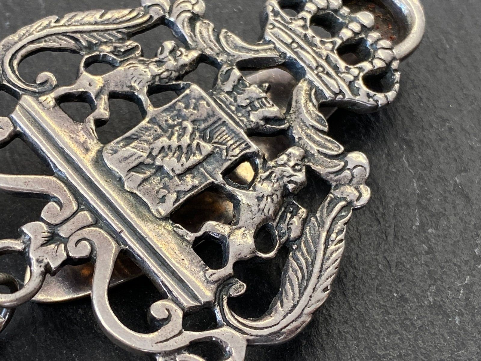 Charivari Rockstecker Hosenstecker aus Silber Drei Anhänger