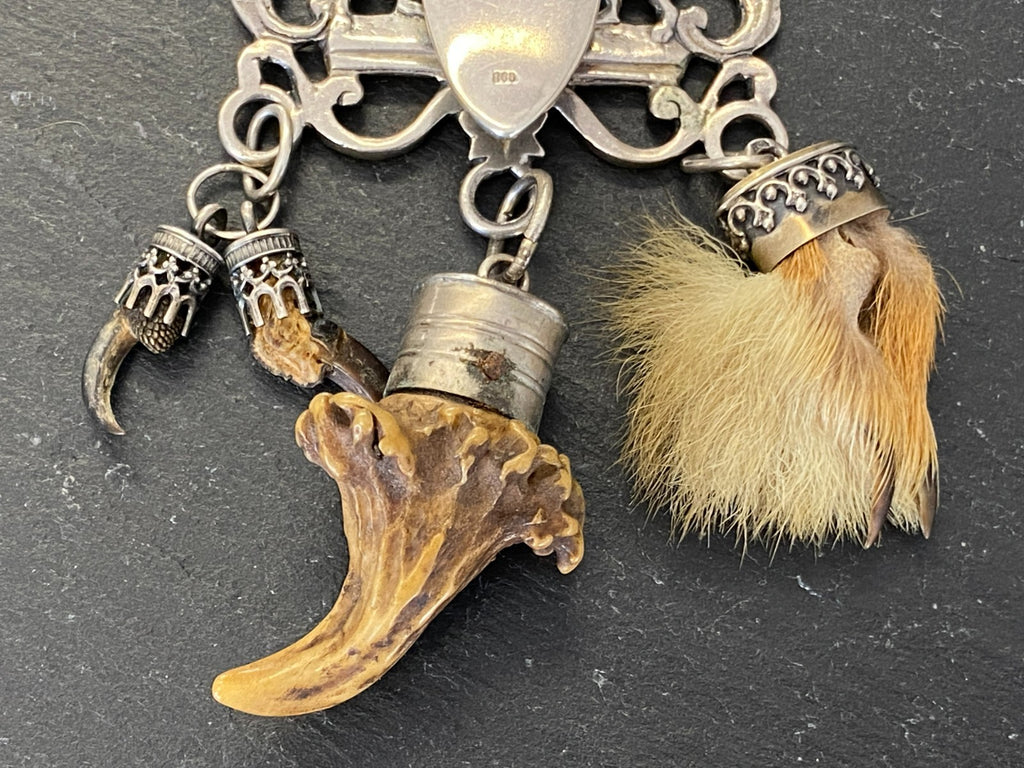 Charivari Rockstecker Hosenstecker aus Silber Drei Anhänger