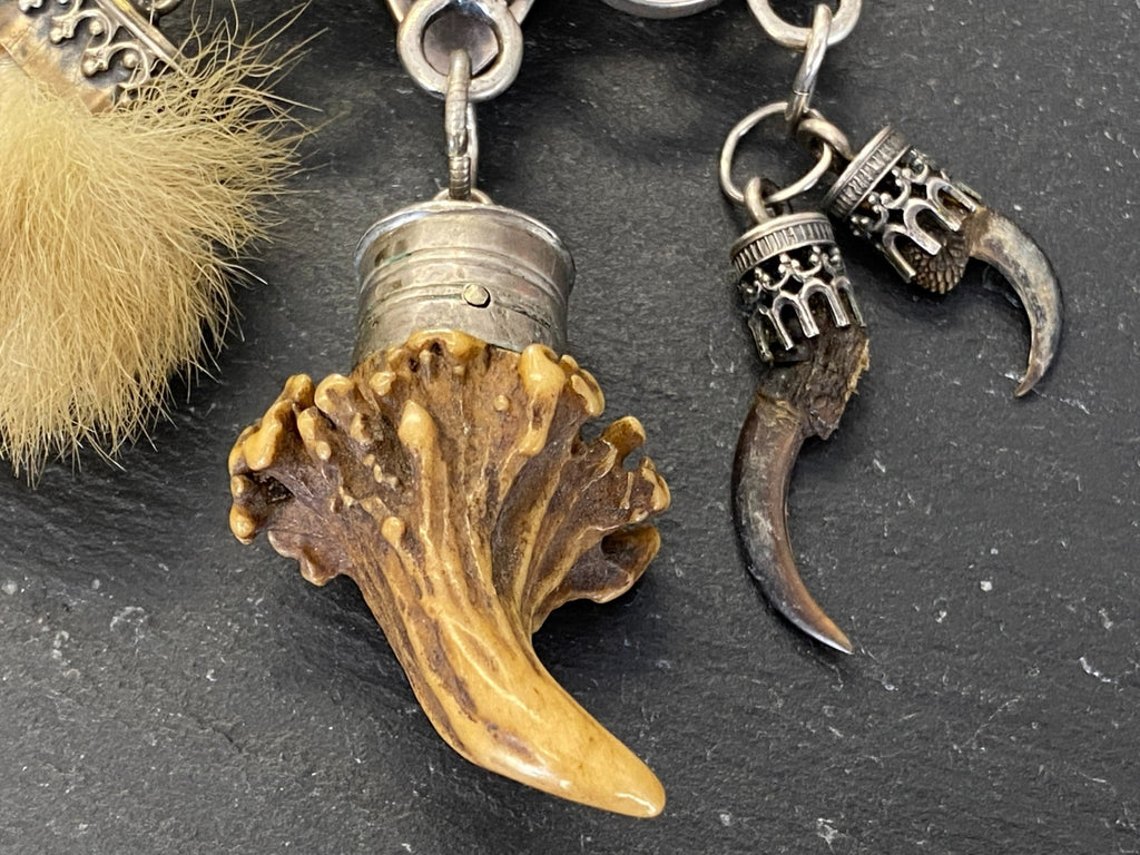 Charivari Rockstecker Hosenstecker aus Silber Drei Anhänger