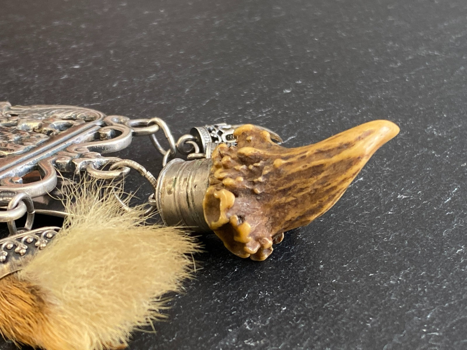 Charivari Rockstecker Hosenstecker aus Silber Drei Anhänger