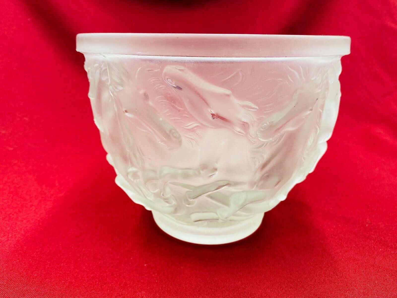 Art Deco Vase aus Glas Pferde Relief antik um 1920 Stark Reliefiert ohne Chips