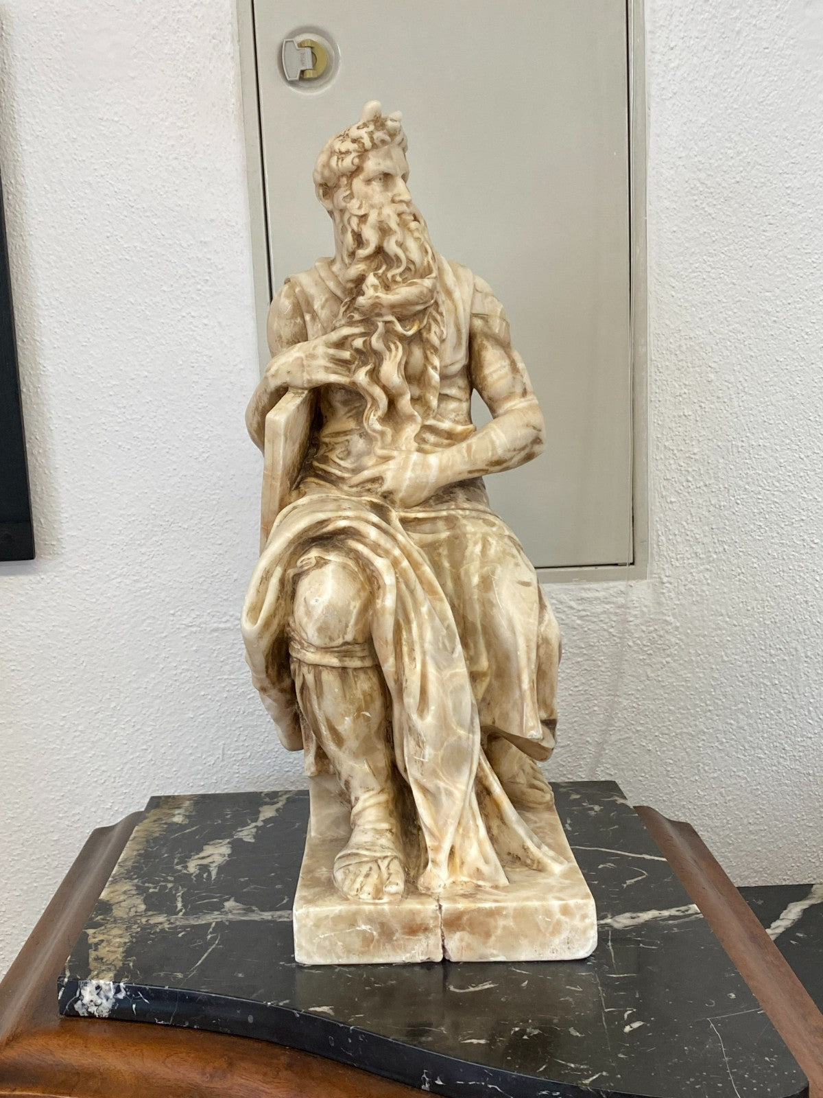 Grosse Alabaster Skulptur der Gehörnte Moses nach Michelangelo Frankreich 19 tes