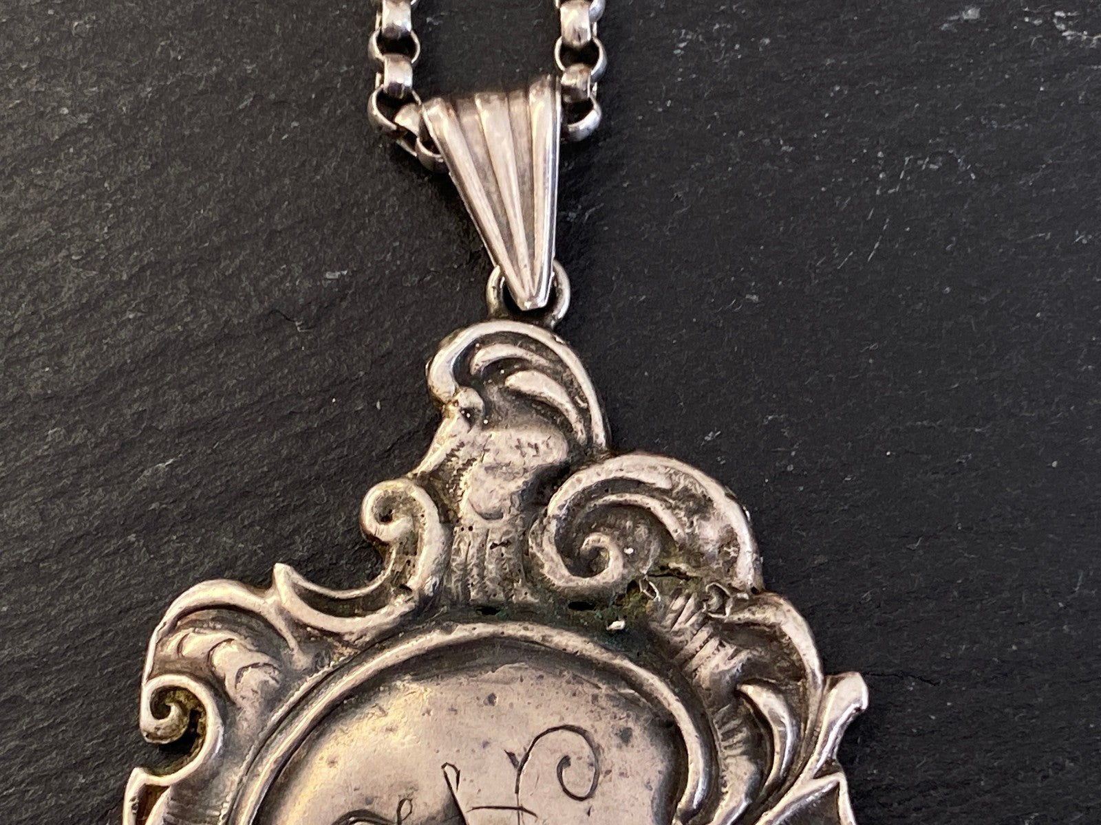 Alte Erbsenkette Kette Halskette Silber 950 mit Monogramm Anhänger
