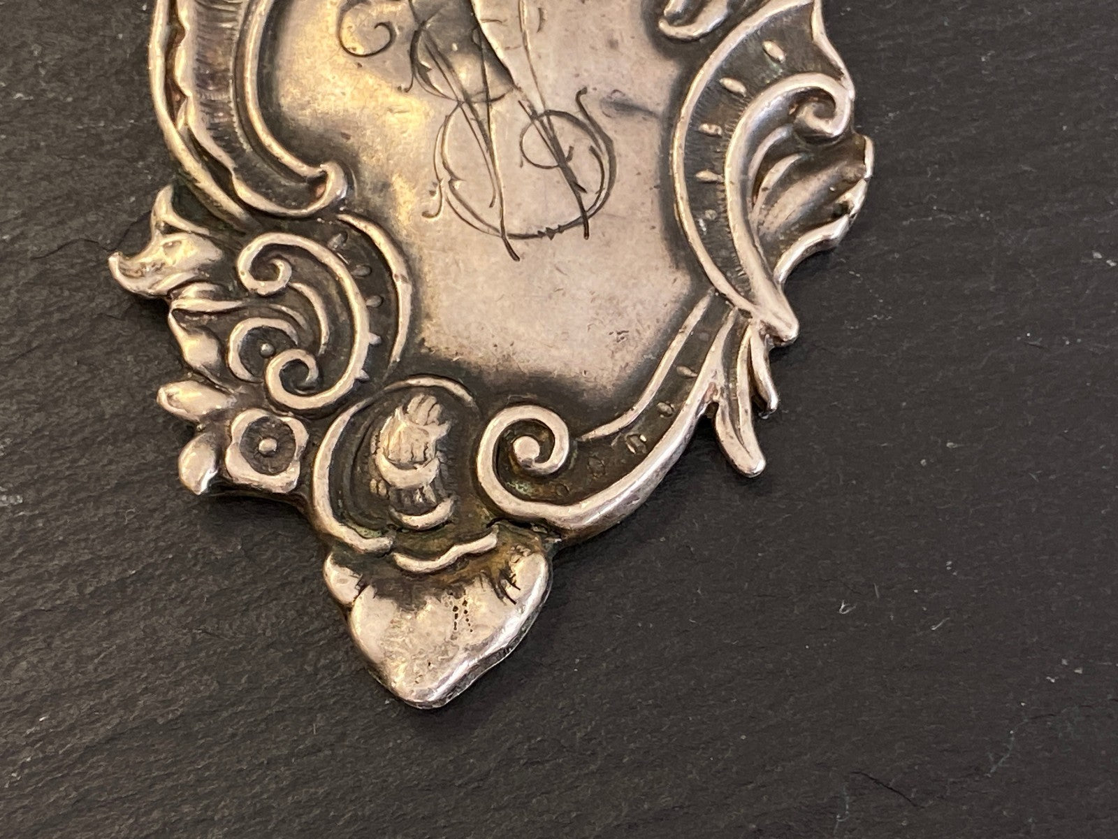 Alte Erbsenkette Kette Halskette Silber 950 mit Monogramm Anhänger