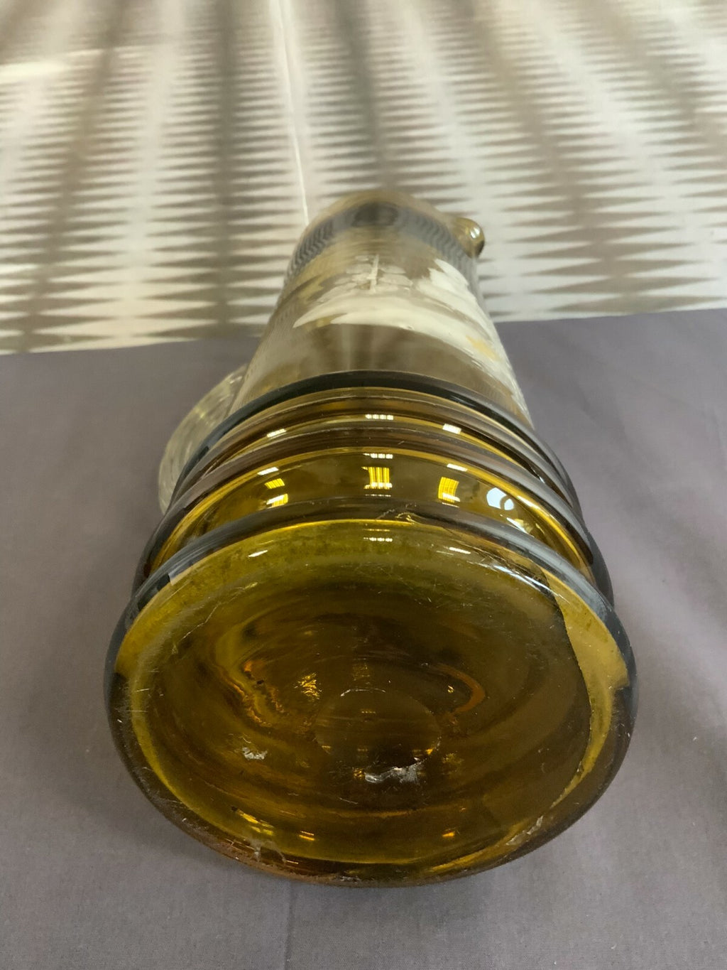 Kanne Romantische Szenerie gross antik Kanne aus Glas mit Dekor Kinder auf Wiese