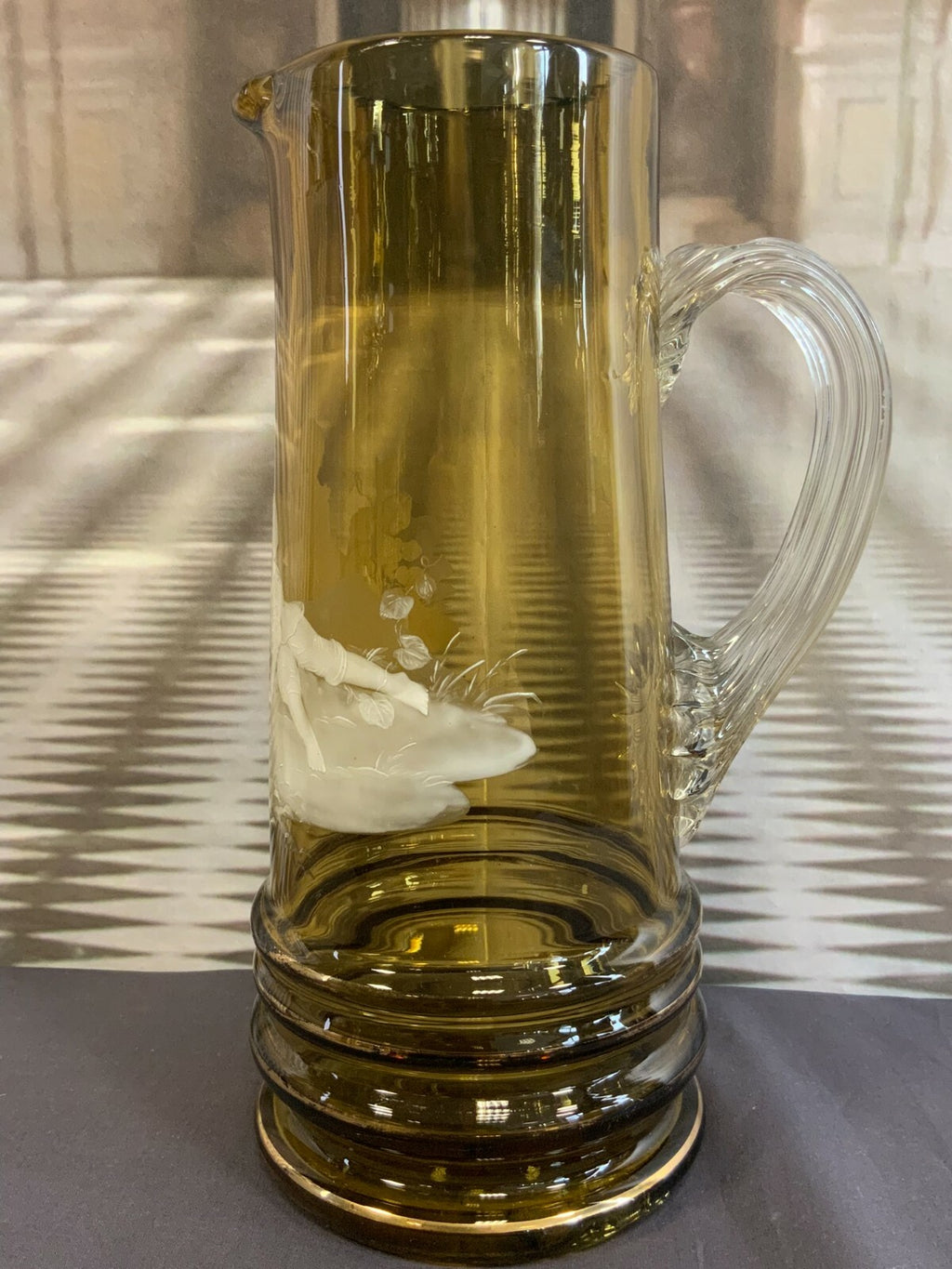 Kanne Romantische Szenerie gross antik Kanne aus Glas mit Dekor Kinder auf Wiese