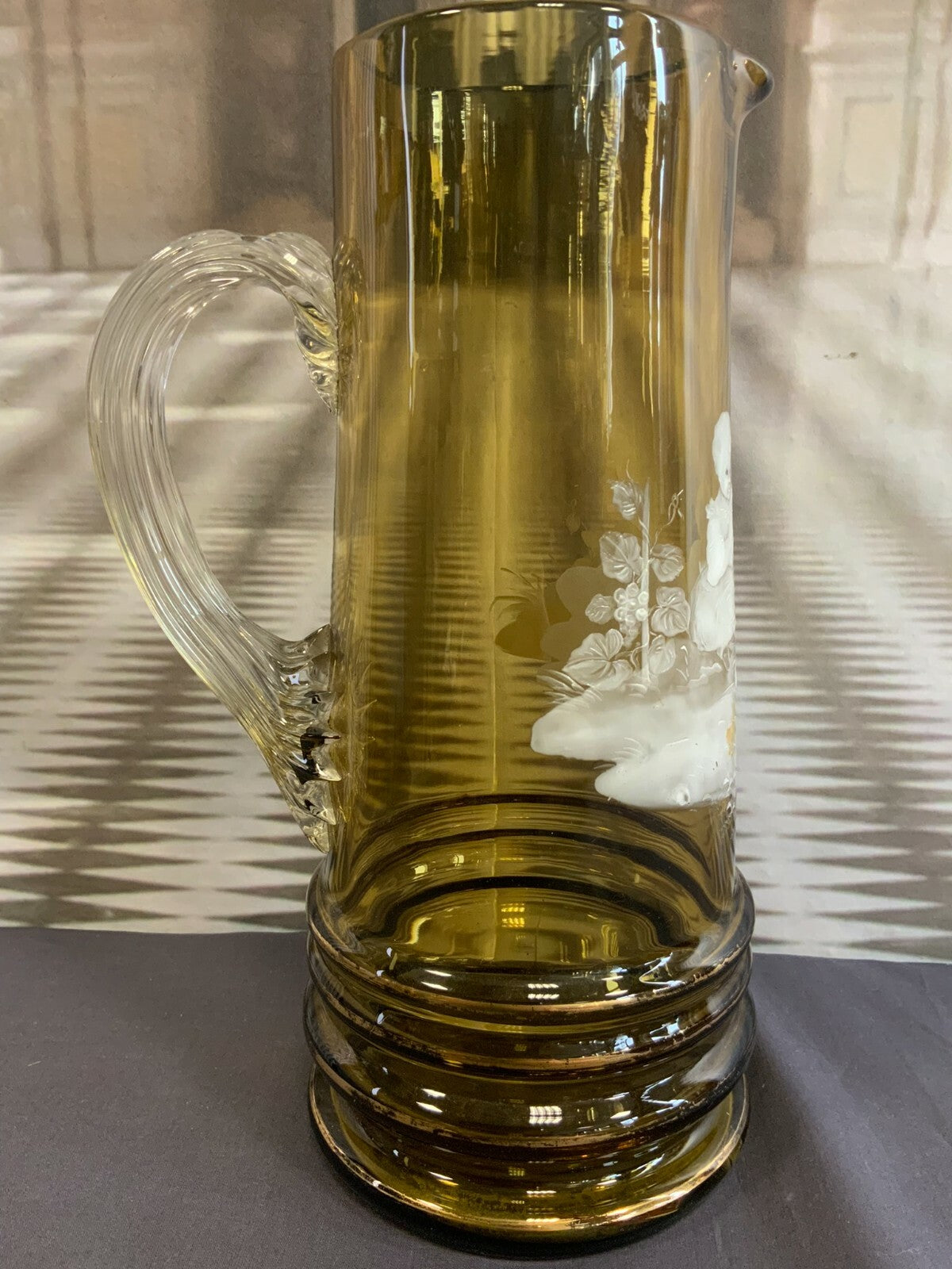 Kanne Romantische Szenerie gross antik Kanne aus Glas mit Dekor Kinder auf Wiese