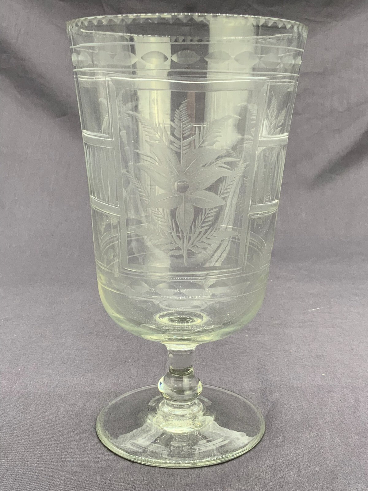 Antikes Prunkglas Glas Vase 20cm hoch feines Schleifdekor
