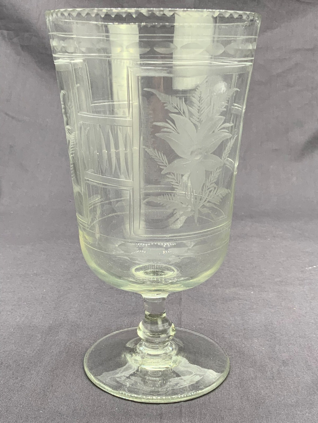 Antikes Prunkglas Glas Vase 20cm hoch feines Schleifdekor