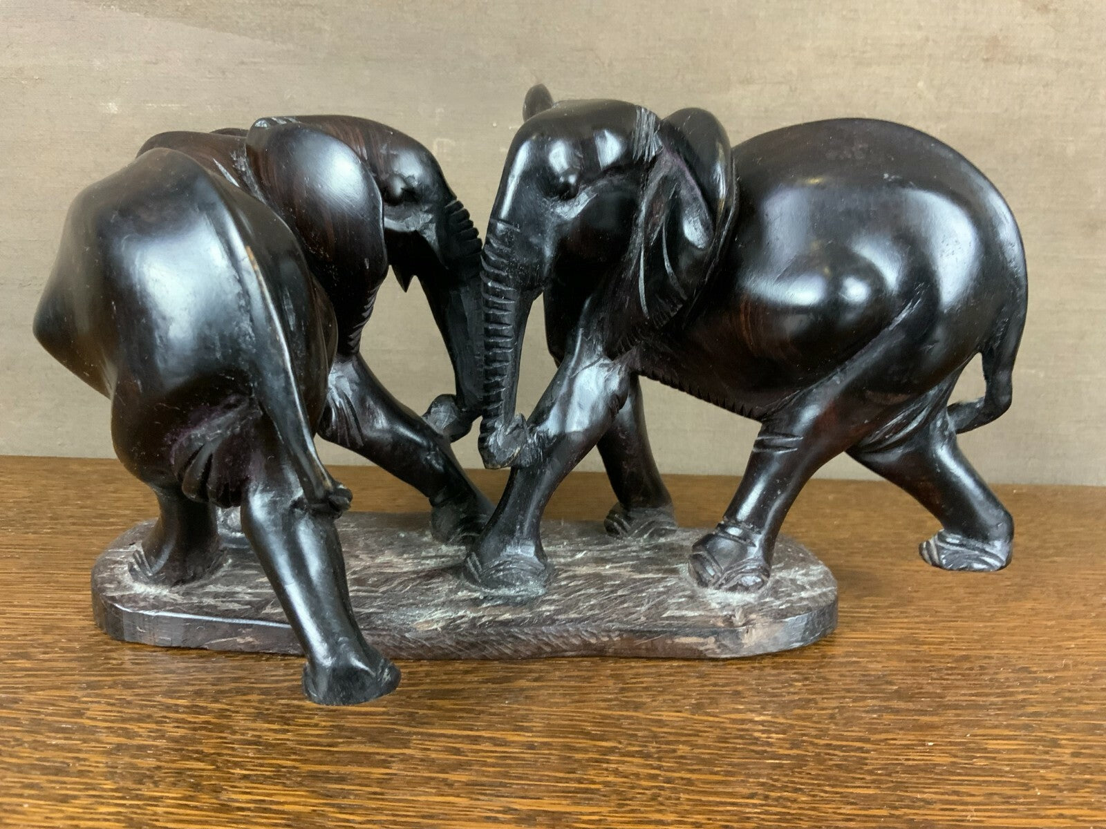 Afrika Skulptur Elefanten aus Ebenholz sehr schöner Zustand