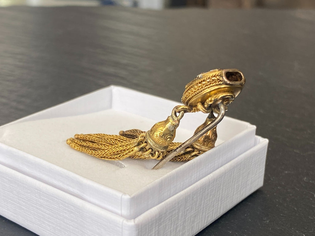 Antike Viktorianische Anstecknadel aus Gold Emaille Diamant und Saphire