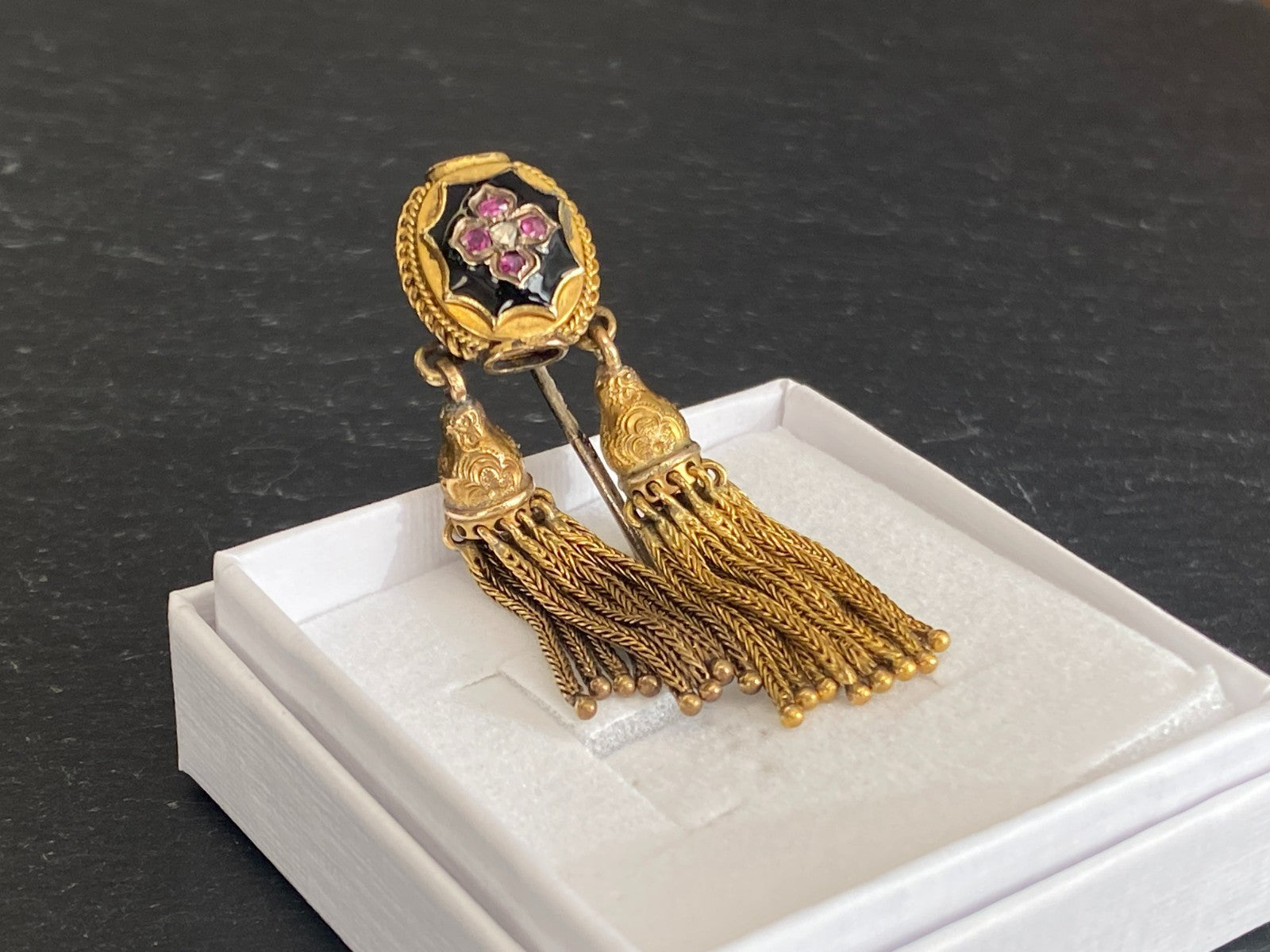ANTIKE VIKTORIANISCHE ANSTECKNADEL AUS GOLD EMAILLE DIAMANT UND SAPHIRE