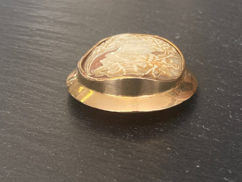 Grosse antike Brosche Gemme Kamee Fassung gelb Gold 12,7ct
