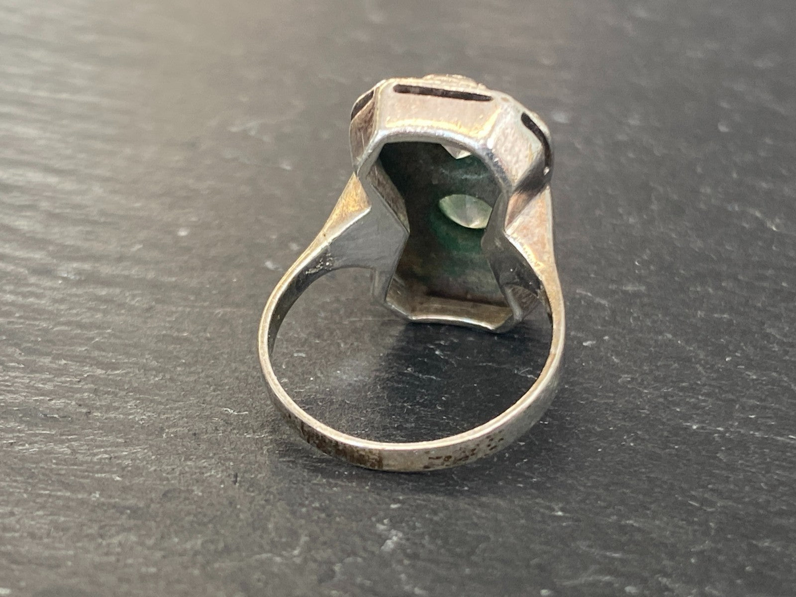 Antiker Art Deco Ring aus Silber mit Glassteinen Grösse 47