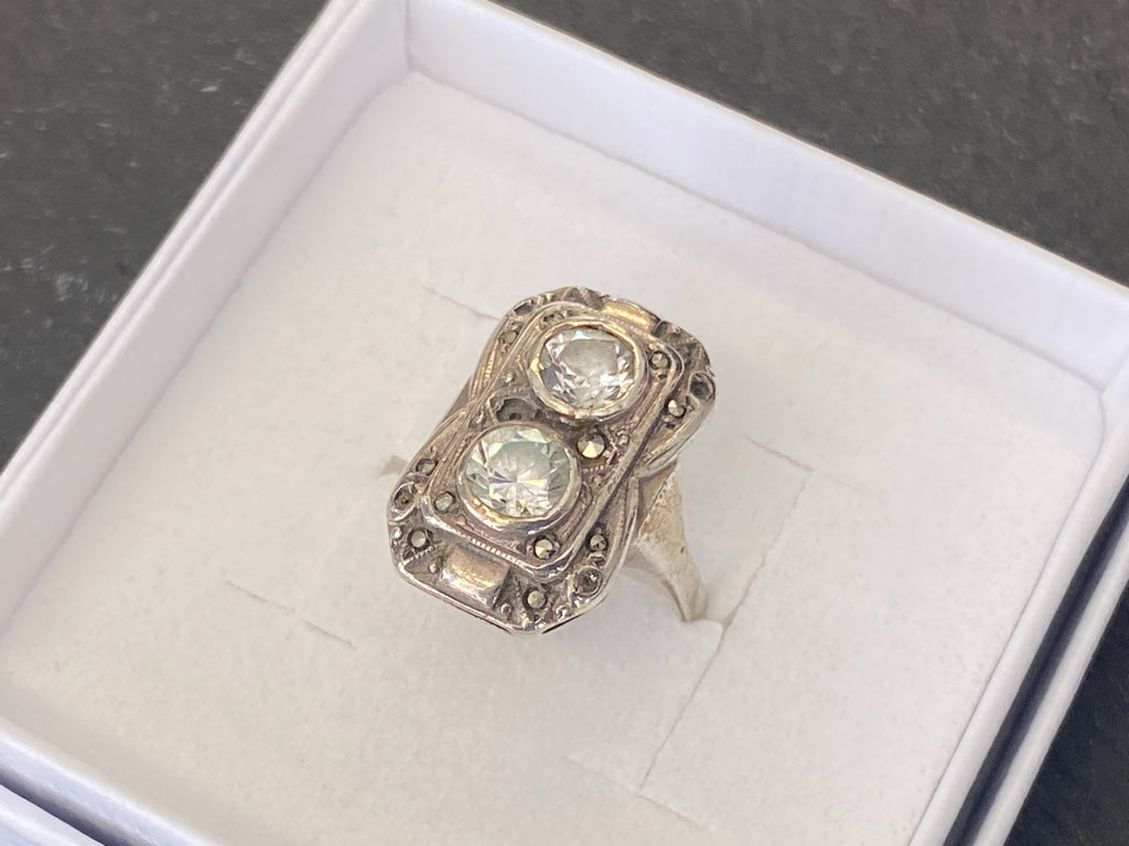 Antiker Art Deco Ring aus Silber mit Glassteinen Grösse 47