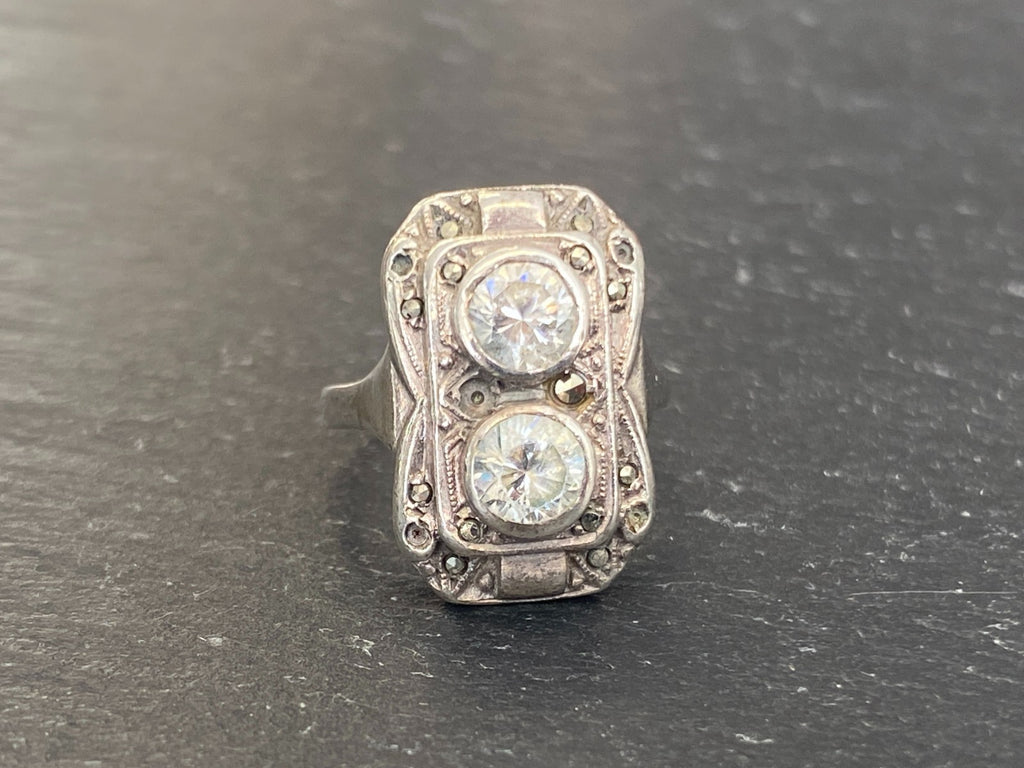 Antiker Art Deco Ring aus Silber mit Glassteinen Grösse 47