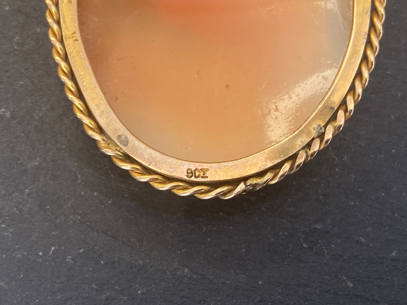 Grosse antike Brosche Gemme Kamee Fassung gelb Gold 9K 375