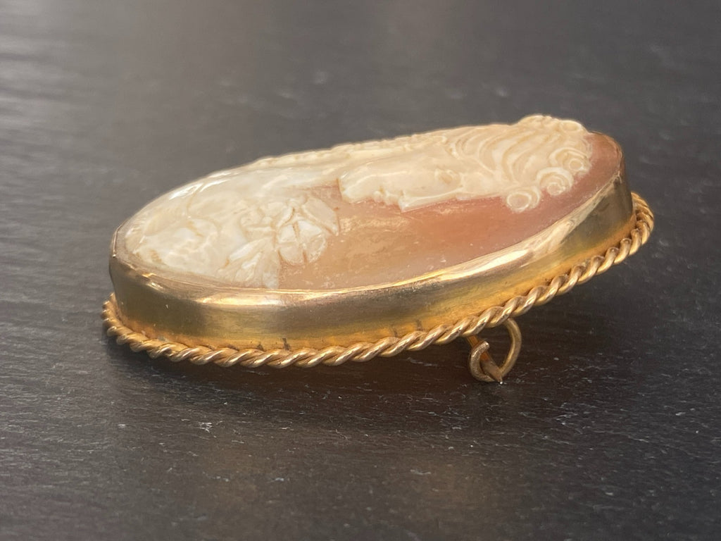 Grosse antike Brosche Gemme Kamee Fassung gelb Gold 9K 375